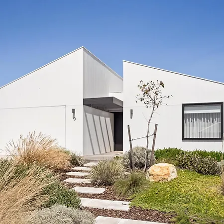 Amila - Central Location With Designed Spaces Dunsborough Exterior photo