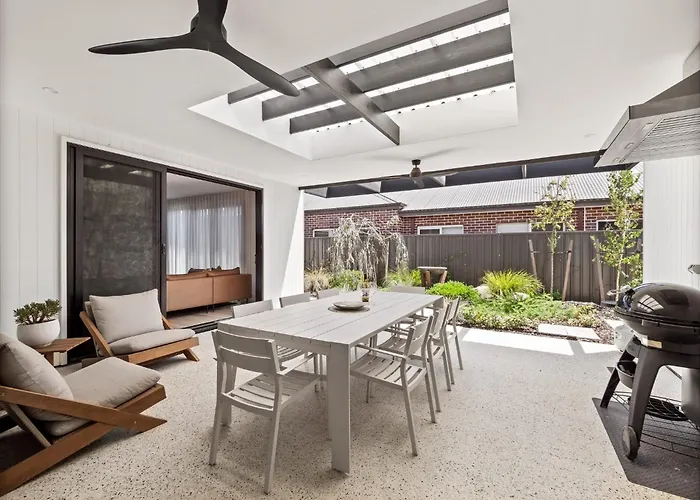Amila - Central Location With Designed Spaces